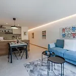 아파트 Moderne Avec Terrasse Et Jardin Privatif A - Parking Inclus - Fr-1-343-267 샤모니