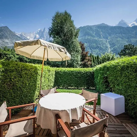 Moderne Avec Terrasse Et Jardin Privatif A - Parking Inclus - Fr-1-343-267 * Chamonix