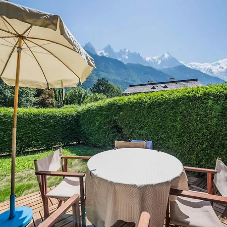 Moderne Avec Terrasse Et Jardin Privatif A - Parking Inclus - Fr-1-343-267 Chamonix