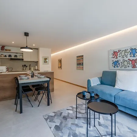 Moderne Avec Terrasse Et Jardin Privatif A - Parking Inclus - Fr-1-343-267 * Chamonix