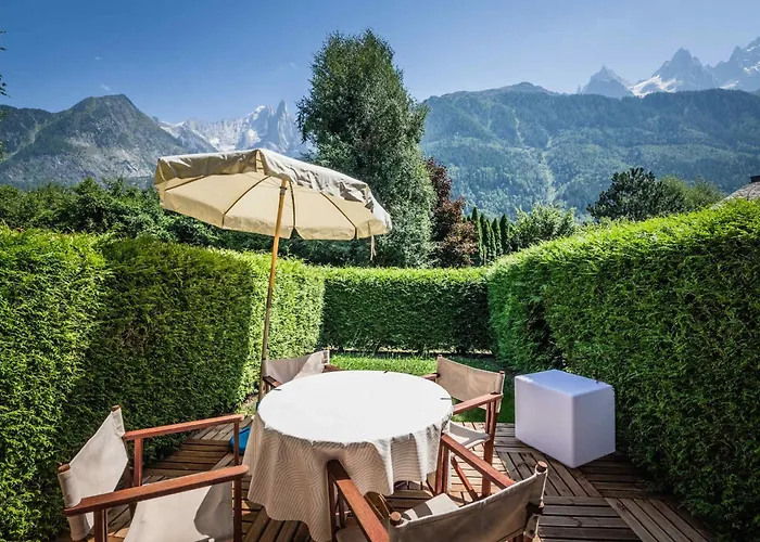 Moderne Avec Terrasse Et Jardin Privatif A - Parking Inclus - Fr-1-343-267 Шамоні